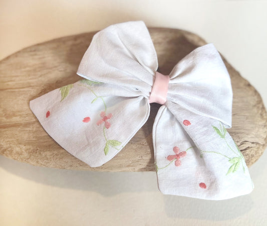 Small Vintage Pink Daisy Hair Bow